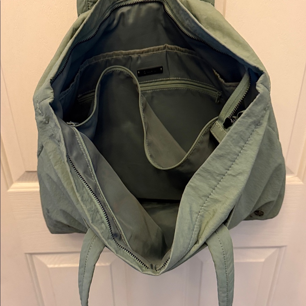 lululemon athletica Olive Green Shoulder Tote - Picture 6 of 8